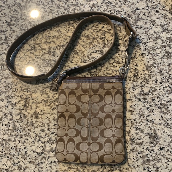 Coach Brown canvas crossover bag - Picture 2 of 6